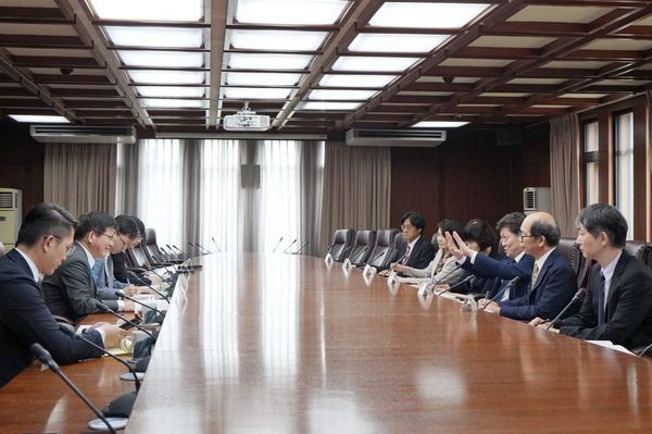 ▲▼外交部長林佳龍9月1日接見日本東京大學兩岸關係研究小組召集人松田康博教授一行。（圖／外交部提供）