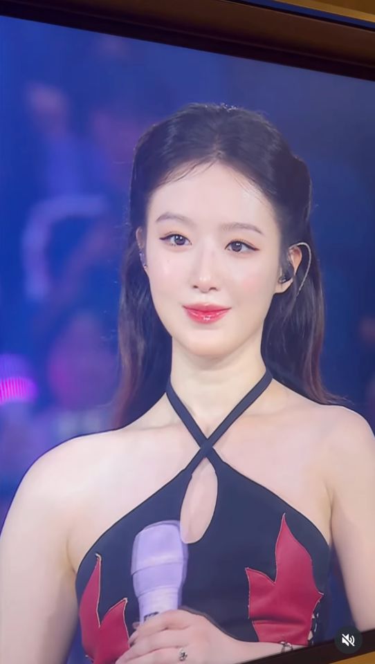 舒華,i-dle,HAEMIN,彩妝,Dior,迪奧,I&rsquo;M MEME,Holika Holika,WAKEMAKE,BRAYE,彩妝,藝人。（圖／haemin_commune IG）