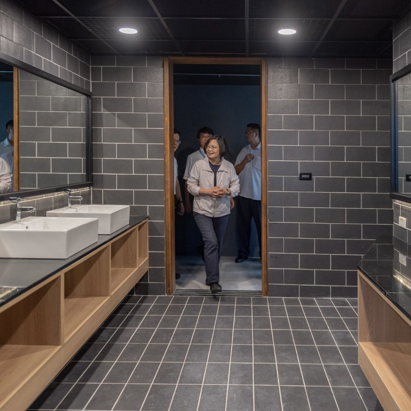 ▲蔡英文昔日開箱台中逢甲大學宿舍。（圖／翻攝自Facebook／蔡英文）