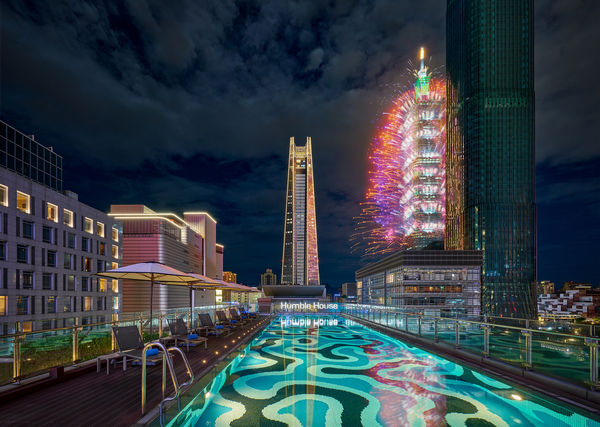 ▲台北艾麗希爾頓格芮精選酒店即日起推出2025-26跨年住房專案,煙火景觀房,戶外花園派對。（圖／業者提供）