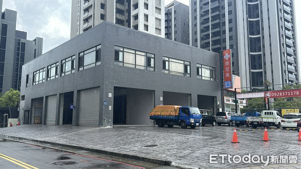 ▲▼ 機捷，大店,雙車道麥當勞            。（圖／記者陳筱惠攝）