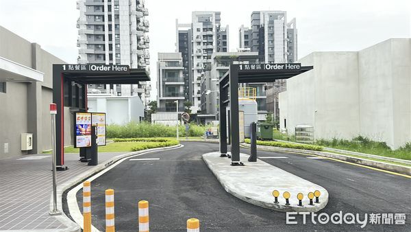 ▲▼ 機捷，大店,雙車道麥當勞            。（圖／記者陳筱惠攝）