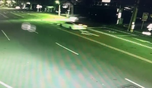 ▲二林鎮斗苑路與三民路口對撞波及2車，釀2駕駛及3幼童受傷送醫。（圖／民眾提供）