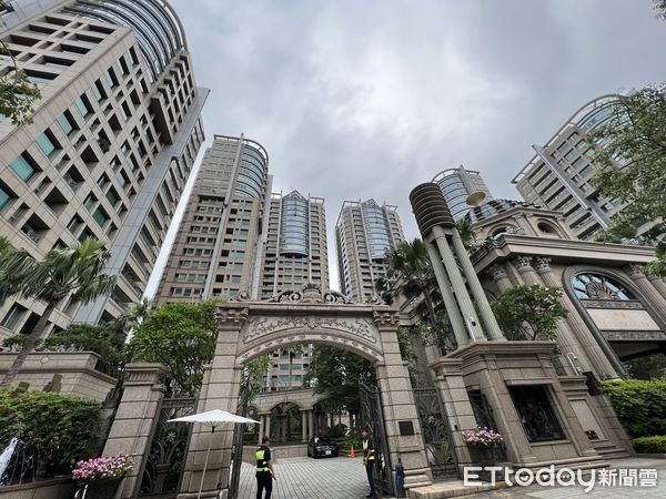 ▲▼         帝寶,豪宅    。（圖／記者項瀚攝）