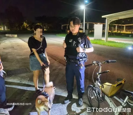 ▲屏東警分局員警協助找回毛小孩。（圖／記者陳崑福翻攝）
