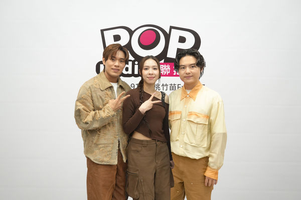 ▲▼告五人接受電台訪問。（圖／POP Radio提供）