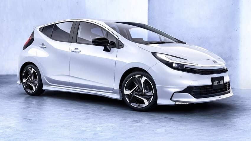 ▲Modellista套件加持！讓TOYOTA AQUA化身視覺系鋼砲。（圖／翻攝自TOYOTA）