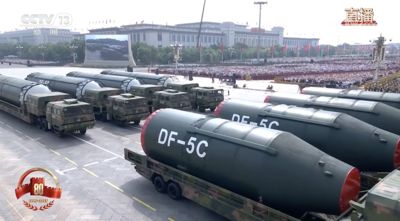 陸閱兵「核導彈」自成一方隊 東風-5C液體戰略核導彈壓軸