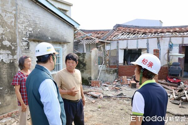 ▲台南市府加速風災屋損慰助金核撥，弱勢戶優先修繕中。（記者林東良翻攝，下同）