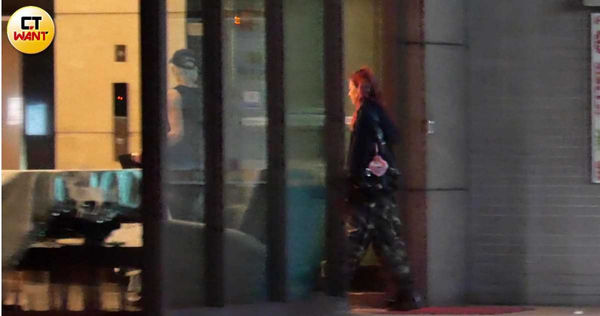 不輸零九1／直擊！憲哥「無緣女兒」有新戀情　妙莎牽羅志祥愛徒深夜同回愛巢