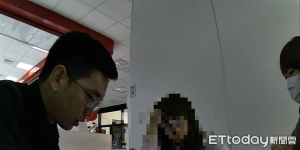 ▲東港警方即時阻止楊女匯款。（圖／記者陳崑福翻攝）