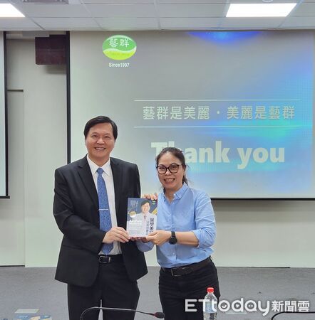 ▲敏實科技大學邀請藝群醫美集團董事長王正坤醫師分享品牌經營理念，現場互動熱烈。（記者林東良翻攝，下同）