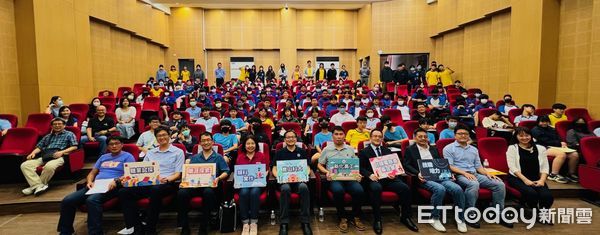 ▲崑山科大與六所高中職攜手推動「3+2新五專」，打造升學、就業一線直通車。（記者林東良翻攝，下同）