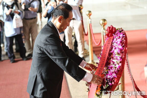 ▲親民黨主席宋楚瑜出席抗戰勝利紀念活動並向先總統蔣公及國軍致敬。（圖／記者林敬旻攝）