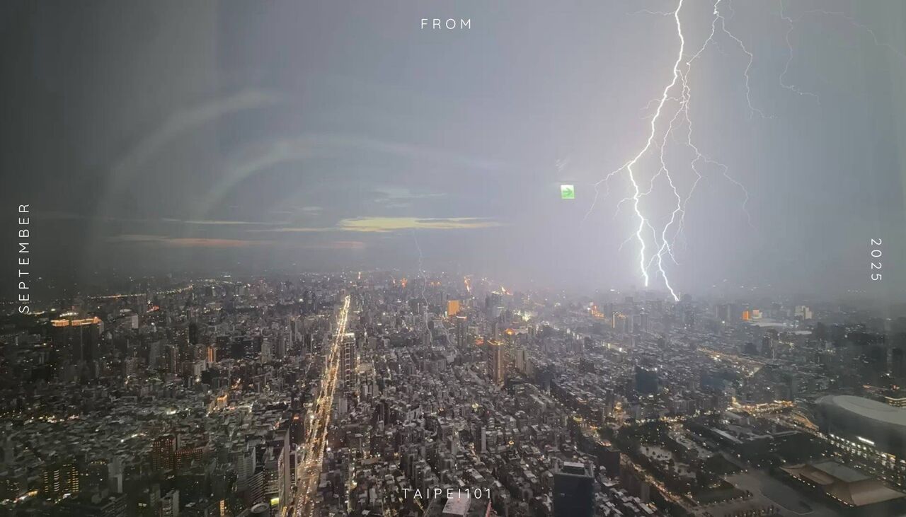 「雙北狂閃電」鄭明典：真大！　台北101直擊劃破夜空