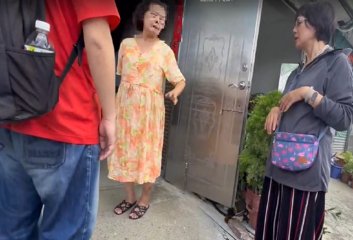 ▲里長李麗真說明。（圖／記者唐詠絮攝）