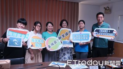 台南學子用繪本說海洋故事 小海葵魚遇上白海豚守護藍色家園
