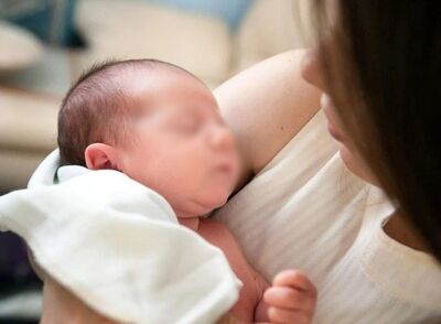 解鎖大姨子手機！偷存她18張哺乳照　硬碟被妻發現...鬧到離婚