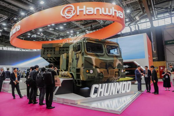 烏俄開戰以來，全球地緣政治風險升溫，國防相關需求全面爆發。（翻攝Hanwha Aerospace -한화에어로스페이스臉書）