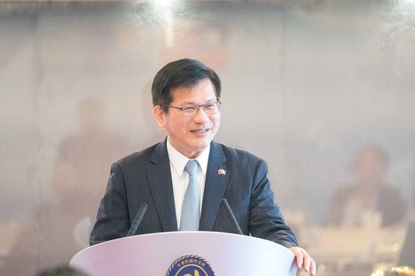 ▲▼外交部長林佳龍與吐瓦魯國訪團成員及與宴貴賓合影留念。（圖／外交部提供）