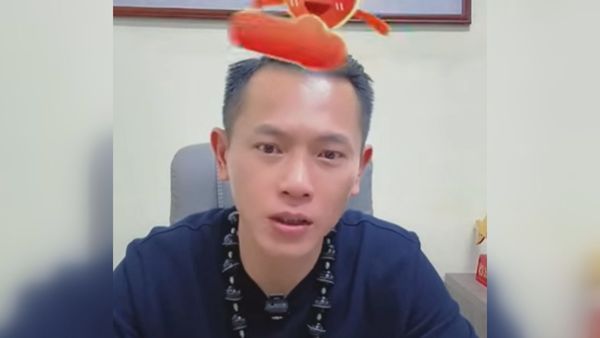 ▲▼ 公益網紅AJ哥昨(2)日親上直播回應爭議            。（圖／翻攝AJ哥YouTube）