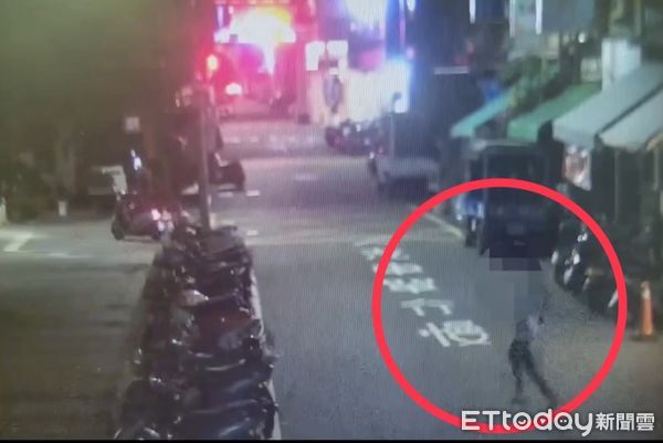 ▲▼前金區文武一街一家冰店，遭男子匍匐進入行竊。（圖／記者吳世龍翻攝）