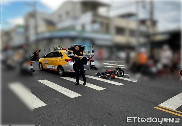 ▲▼呂姓女子騎乘電動機車與小黃發生擦撞。（圖／吉安警分局提供，下同）