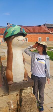 ▲導演白心儀與保育界傳奇人物珍古德博士。（圖／三立提供）