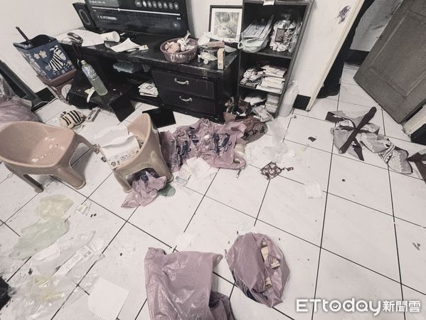 ▲鶯歌10歲、7歲小姊弟餓到癱軟，警方、社工緊急安置。（圖／記者陸運陞翻攝，下同）