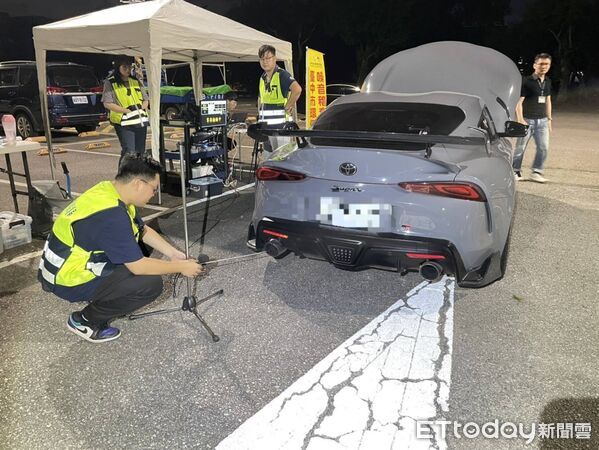 ▲▼台中環保局、警方、監理單位，遏止炸街猴橫行，取締163輛開罰54萬。（圖／警方提供，下同）