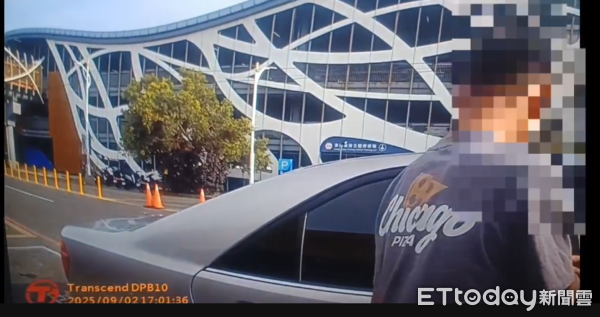 ▲東港警分局逮獲2名越南籍逾期移工。（圖／記者陳崑福翻攝）