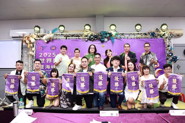 ▲白冰冰(右)、陳飛攜手希望發掘更多優秀的閩南語歌手。（圖／長興影視）