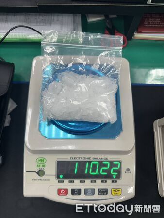 ▲▼            澎湖警經長期跟監逮到一名販毒男子，身上查獲多種毒品。（圖／記者陳洋翻攝，下同）