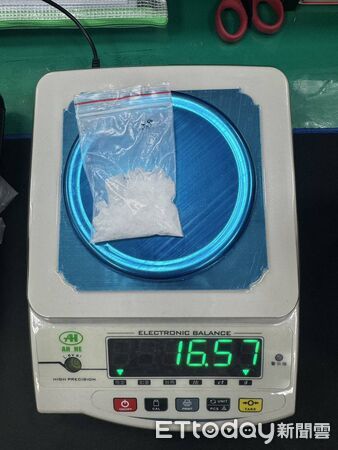 ▲▼            澎湖警經長期跟監逮到一名販毒男子，身上查獲多種毒品。（圖／記者陳洋翻攝，下同）