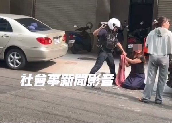 ▲▼1名逃逸女移工逆向蛇行狂飆，最後還抓傷員警。（圖／翻自社會事新聞影音）