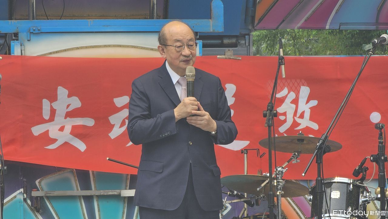 [討論] 柯建銘明天不開記者會了　黨團幹部改周