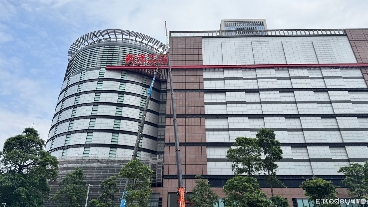 台中新光三越美食街男員工突倒地 送醫搶救不治