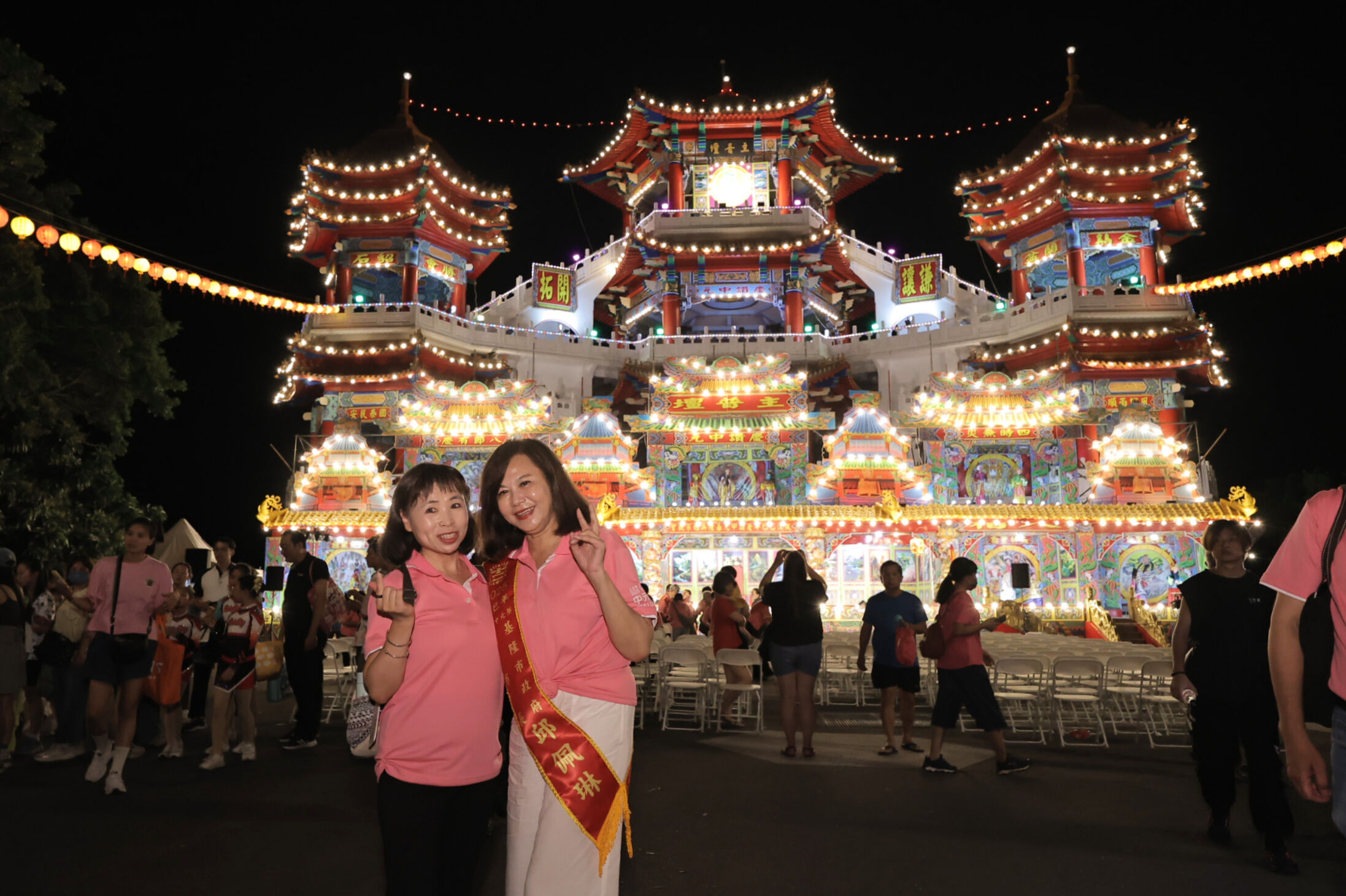 ▲鷄籠中元祭主普壇開燈放彩。（圖／記者郭世賢翻攝）