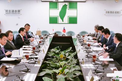 台日首次4+4政策會議 建立感染病防範交流、海纜安全納入合作