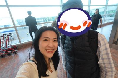 才被王義川拒絕!徐巧芯又遇偏綠媒體人「開心合照」酸:反觀...