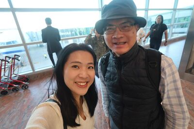 徐巧芯出國巧遇鄭弘儀「曬開心合影」 一句話暗酸王義川