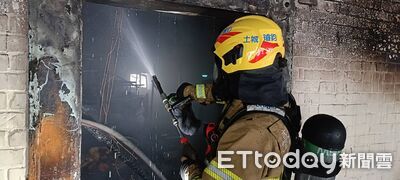 快訊／台南安南區平房火警　鐵皮建物濃煙竄出