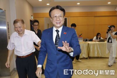 卓伯源選黨主席很急! 勸退郝龍斌嗆「2028藍白有你不會郝」