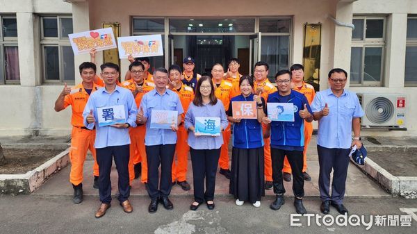 ▲93軍人節慰勞海巡尖兵 管碧玲赴宜蘭致贈加菜金。（圖／記者郭世賢翻攝）