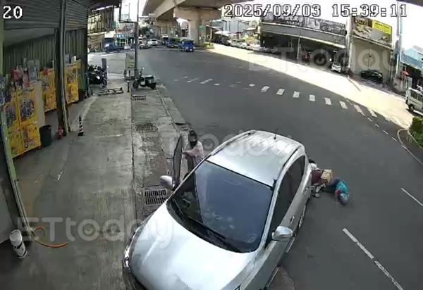 ▲▼高雄市恐怖車禍。（圖／記者吳奕靖翻攝）