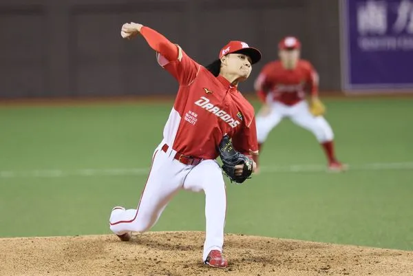 ▲▼徐若熙。（圖／味全龍提供）