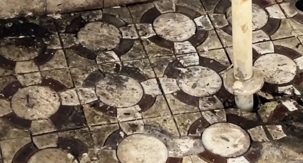 ▲租客租約到期留下一大堆垃圾廢棄物給屋主收拾。（圖／民眾提供）