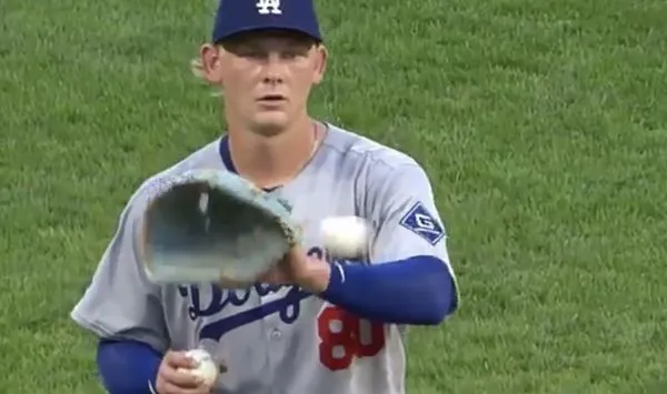 ▲ 席漢「換球」畫面瘋傳，澄清不是故意的            （圖／截自X）