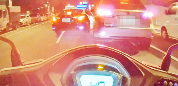 ▲桃園市林姓男子昨天凌晨開車外出，因闖紅燈且拒警攔查，警方通報線上警力追捕。（圖／桃園警方提供）