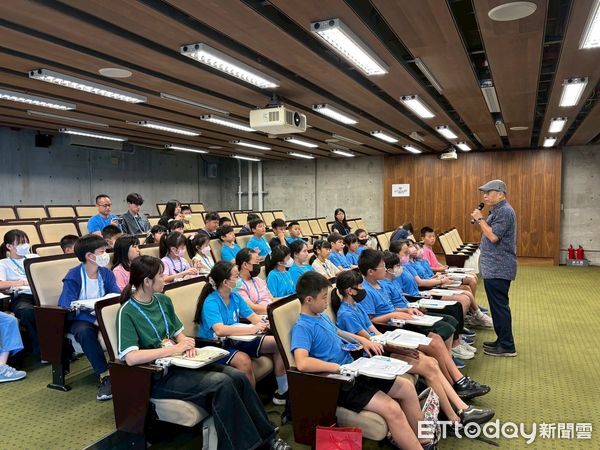 ▲台南市教育局與廣達文教基金會合作推動《游於藝》計畫，暑期培訓學生成為藝術小尖兵。（記者林東良翻攝，下同）